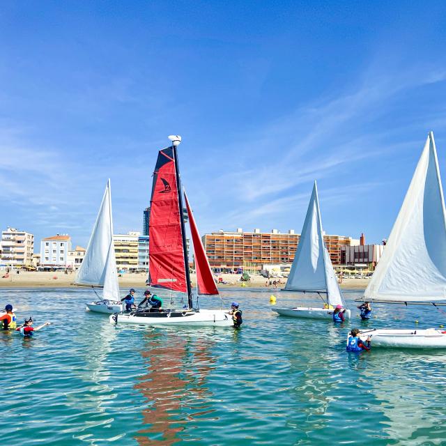 4 bateaux à voile pour une sortie en mer