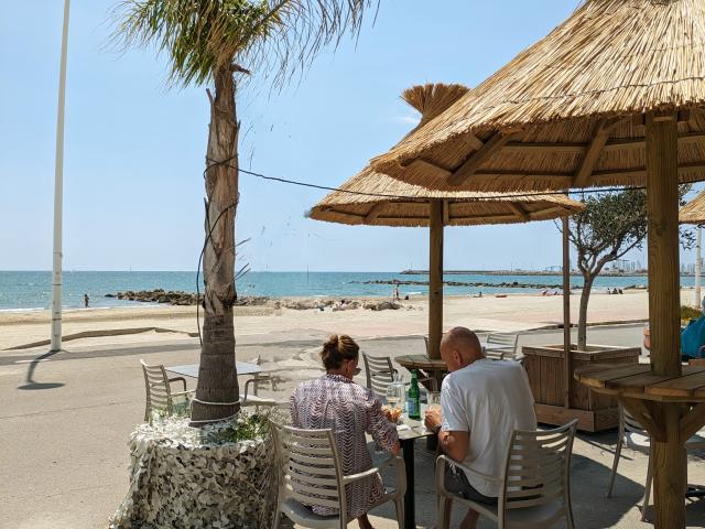 Bar de plage et restaurant Le Classico à Palavas-les-Flots sur la rive gauche